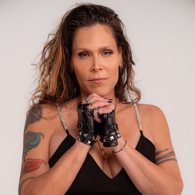 Фото Beth Hart - тексты песен исполнителя